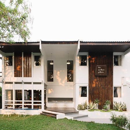 The Mellow Pillow Hotel @ Chiang Mai Gate Exterior photo